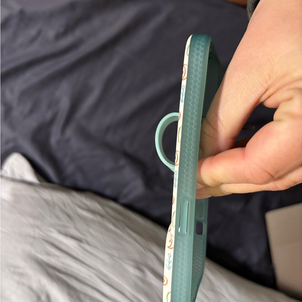 Loopy case - Picture 2 of 3